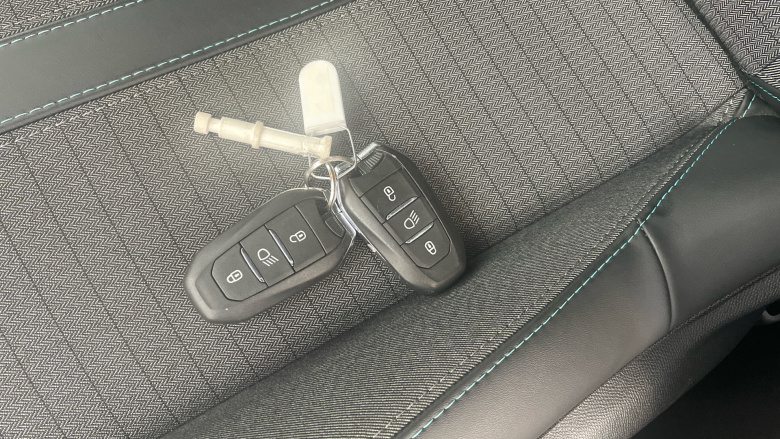 Peugeot 208 1.2 PureTech 100 Allure Premium 5dr Petrol Hatchback